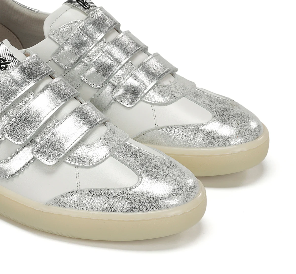 LYNN D9610 Silberne Turnschuhe - Image 6